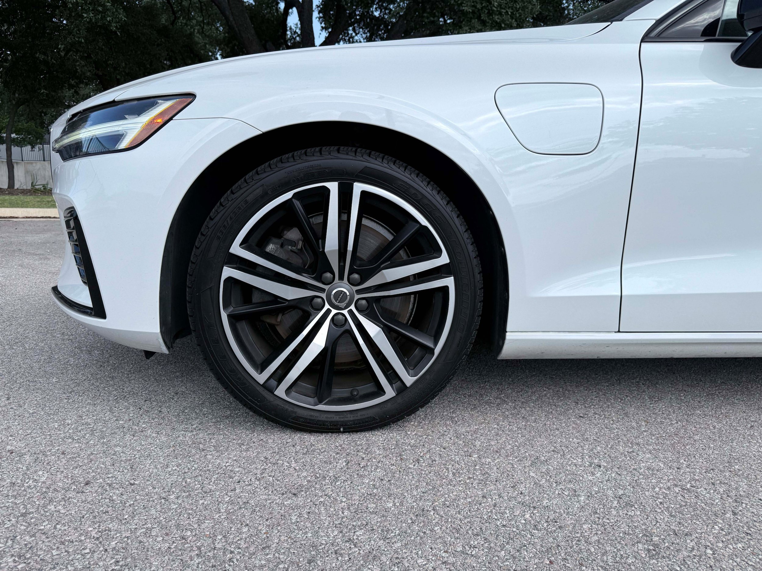 Used 2021 Volvo S60 T8 R-Design Expression w/ Premium Package AWD/4WD image 9