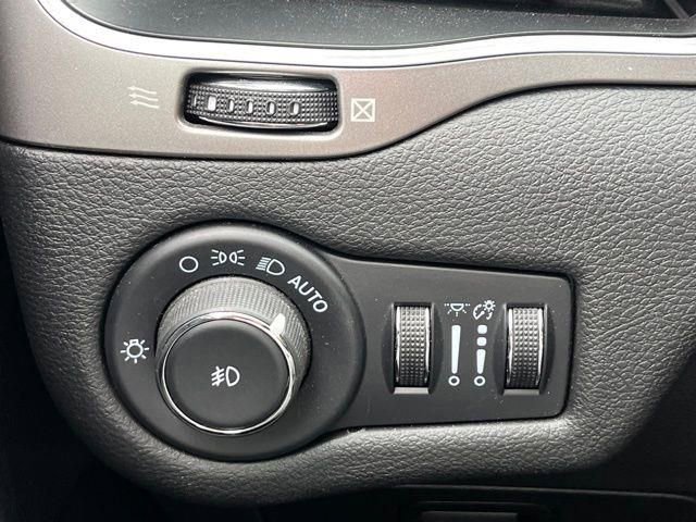 Used 2021 Jeep Cherokee Latitude Lux image 27