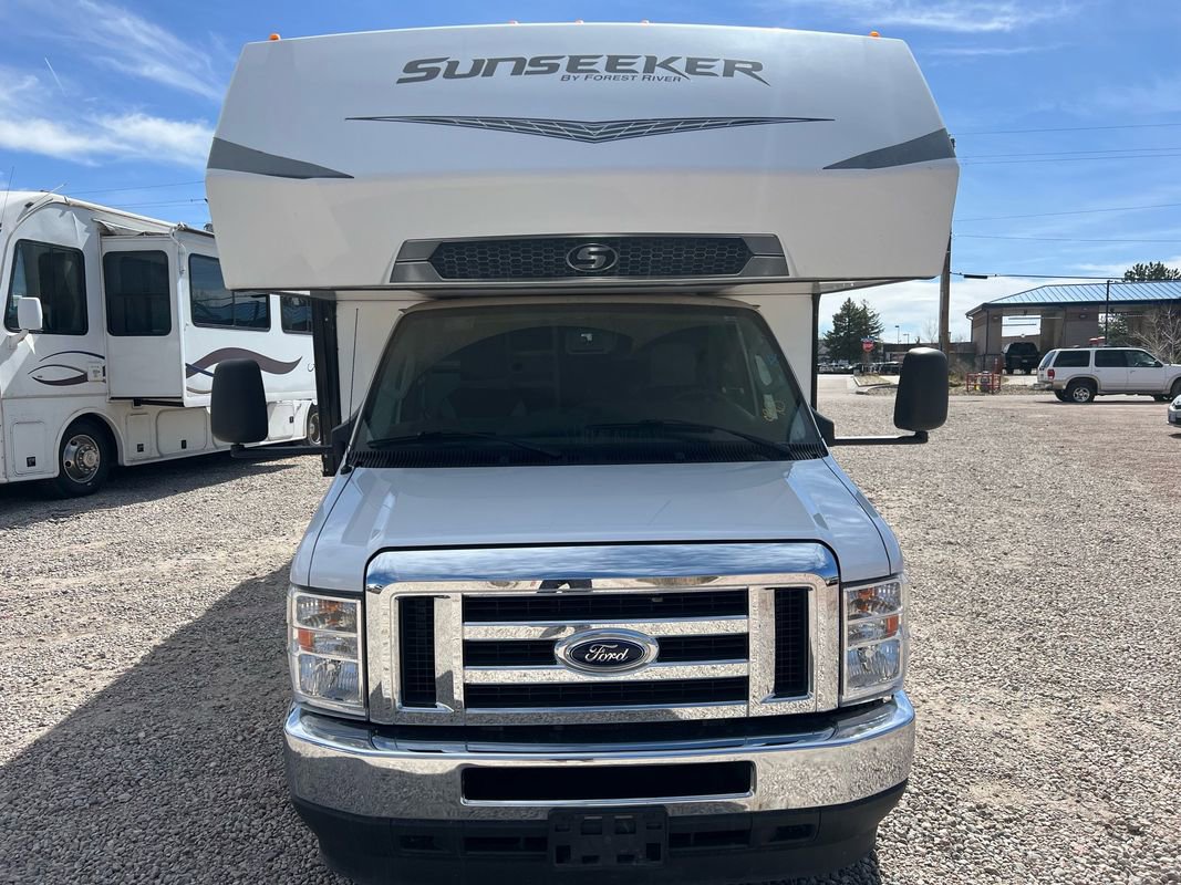 Used 2022 Ford E-450 and Econoline 450 Super Duty w/ Motorhome Prep Package image 13
