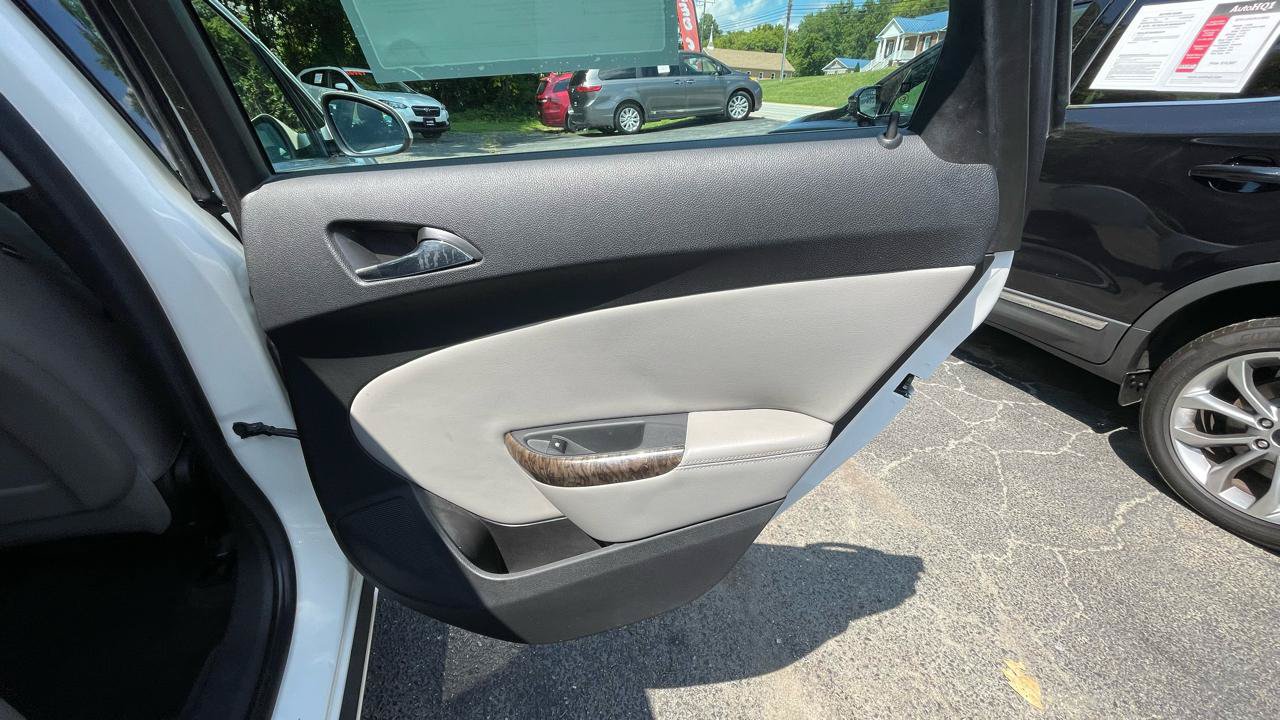 Used 2012 Buick Verano FWD image 23