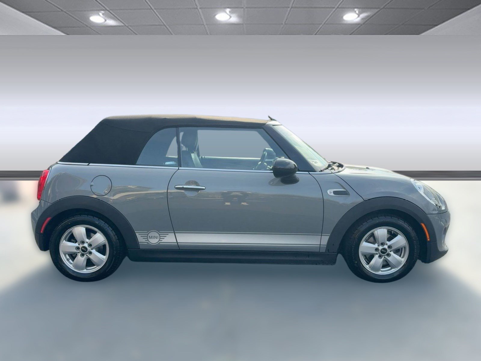 Used 2017 MINI Cooper Convertible image 8