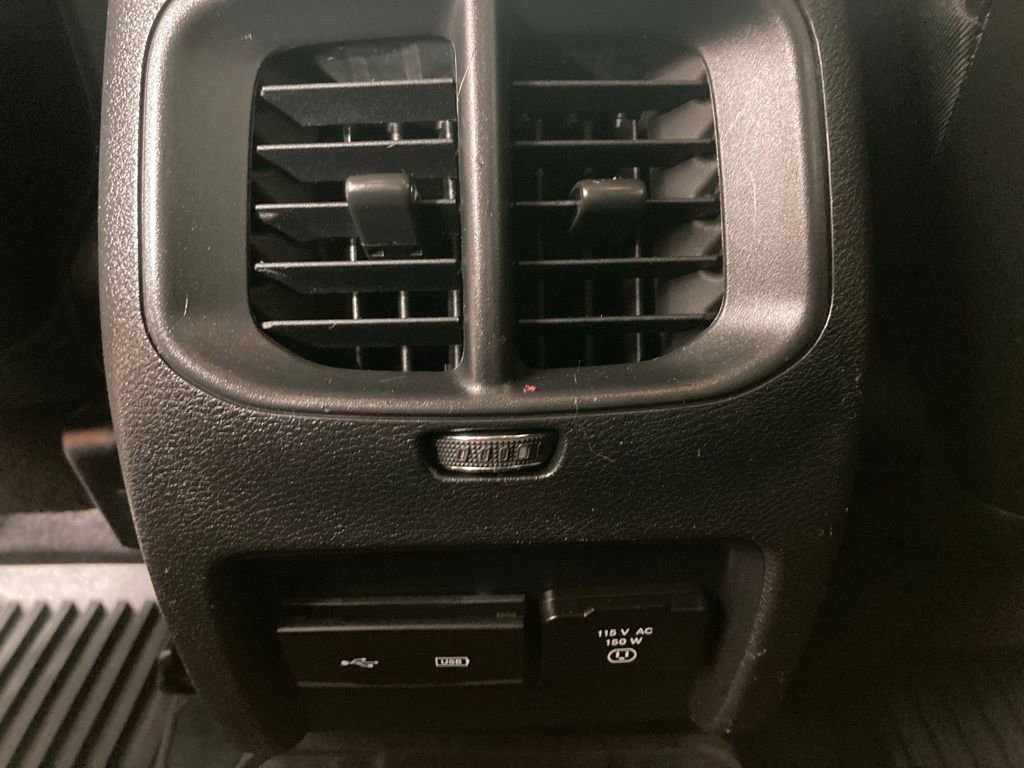 Used 2019 Jeep Cherokee Limited image 15