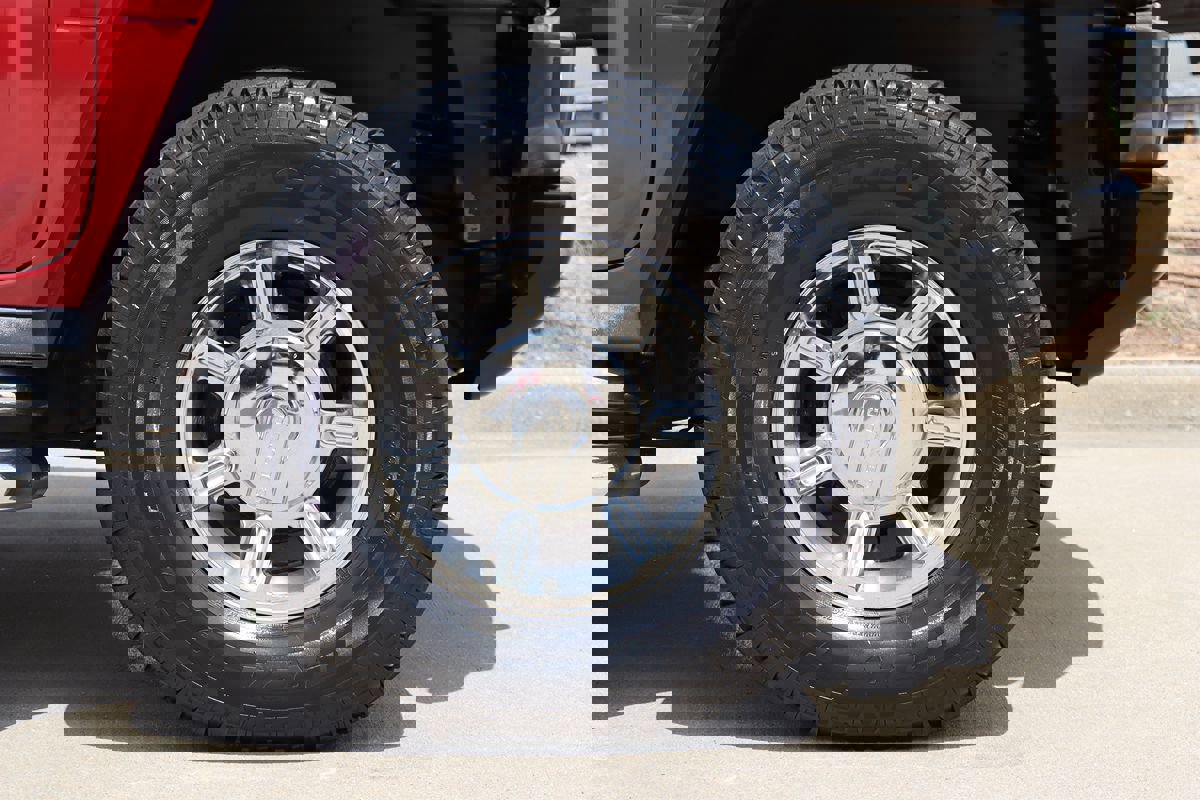 Used 2005 HUMMER H2 SUT w/ Preferred Equipment Group image 60