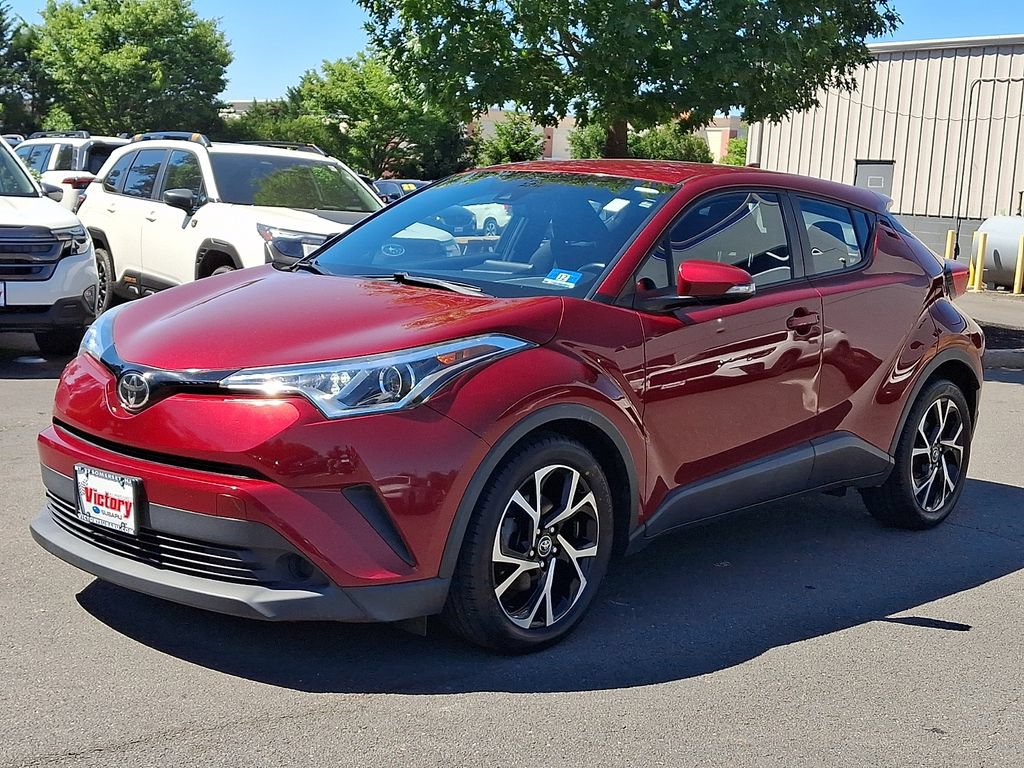 Used 2018 Toyota C-HR XLE FWD image 3