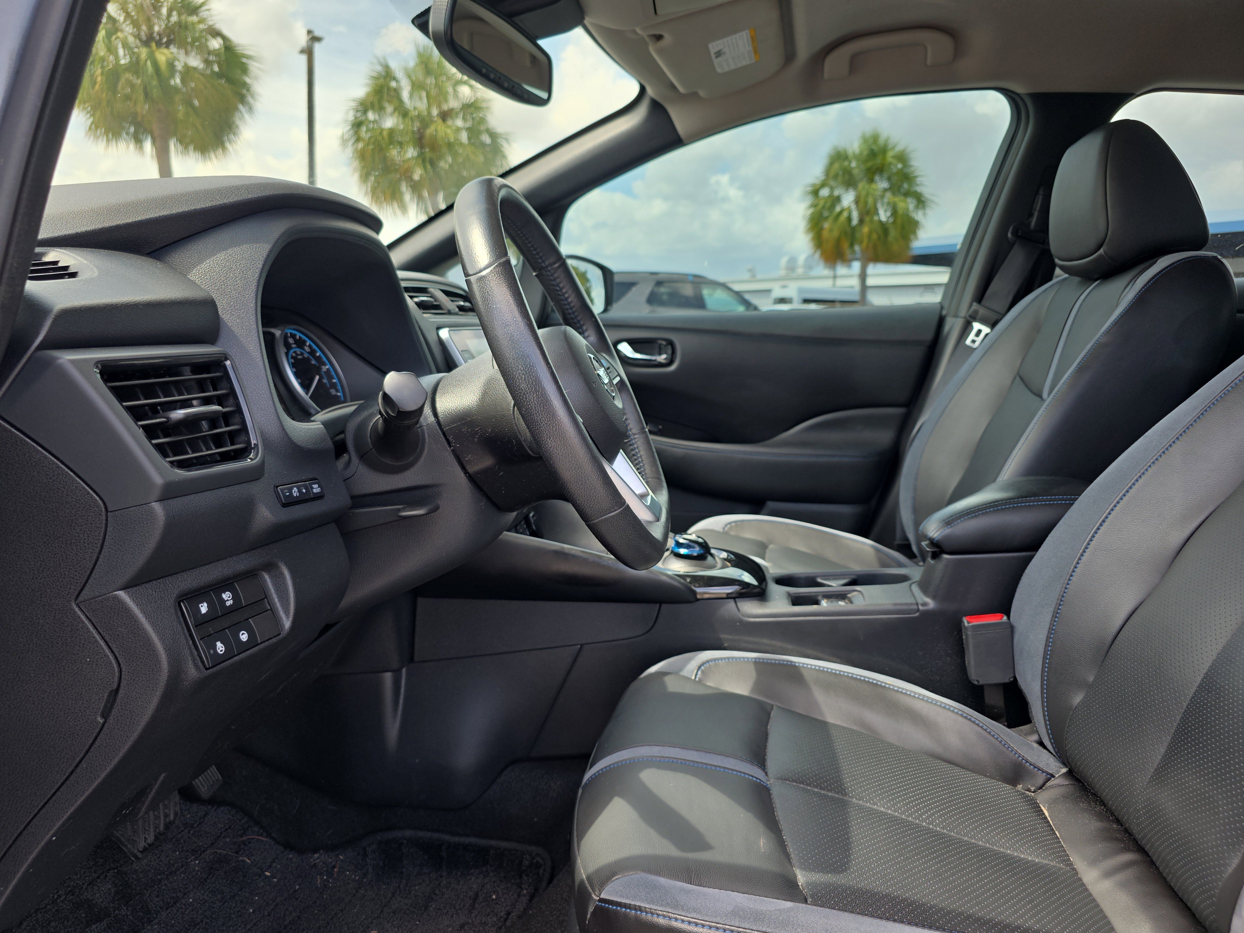 Used 2020 Nissan Leaf SL Plus image 22