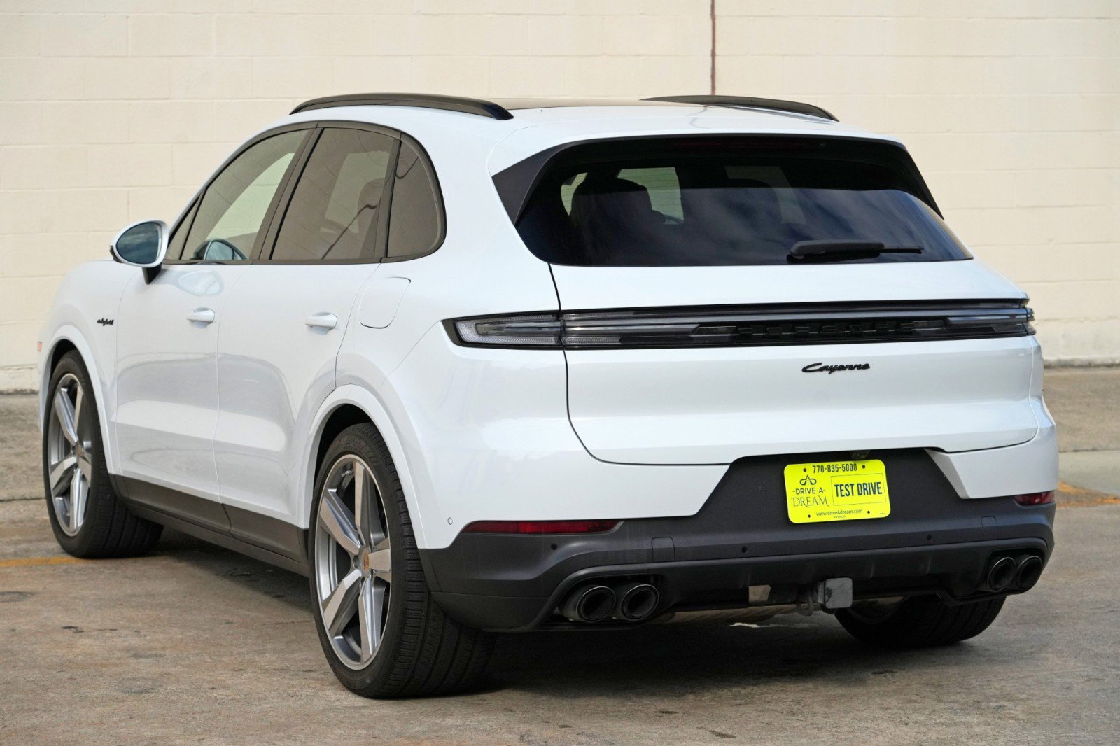Used 2024 Porsche Cayenne AWD/4WD image 52