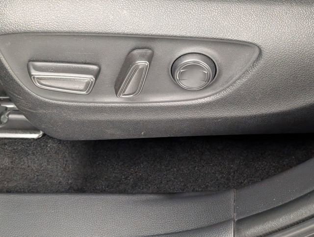 Used 2023 Toyota Highlander XLE image 14