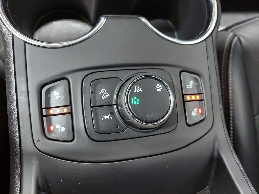 Used 2024 GMC Terrain SLT image 28