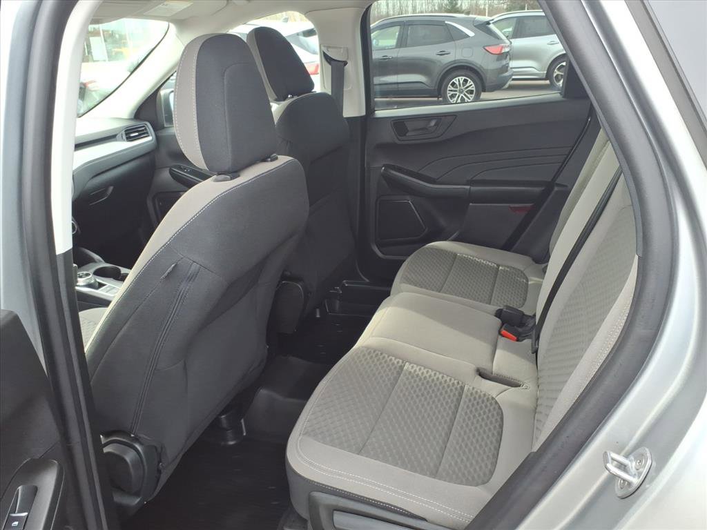 Used 2022 Ford Escape SE w/ Cold Weather Package image 9
