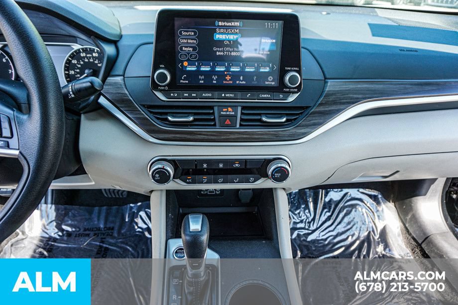 Used 2025 Nissan Altima 2.5 SV FWD image 37