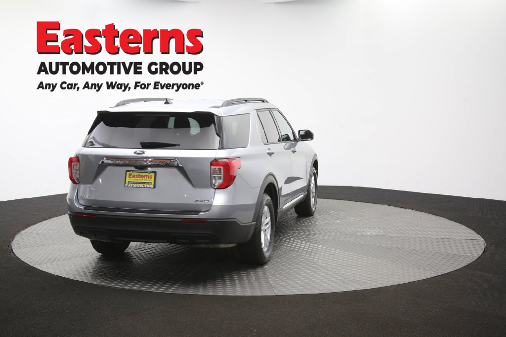Used 2023 Ford Explorer XLT AWD/4WD image 42