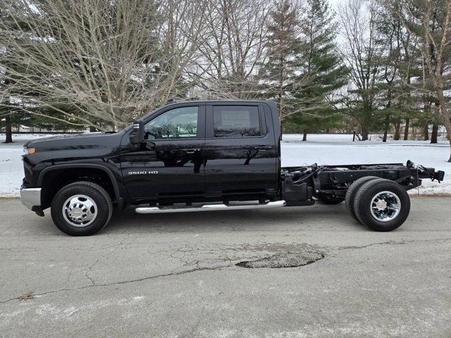 New 2026 Chevrolet Silverado 3500 LT w/ Convenience Package image 2