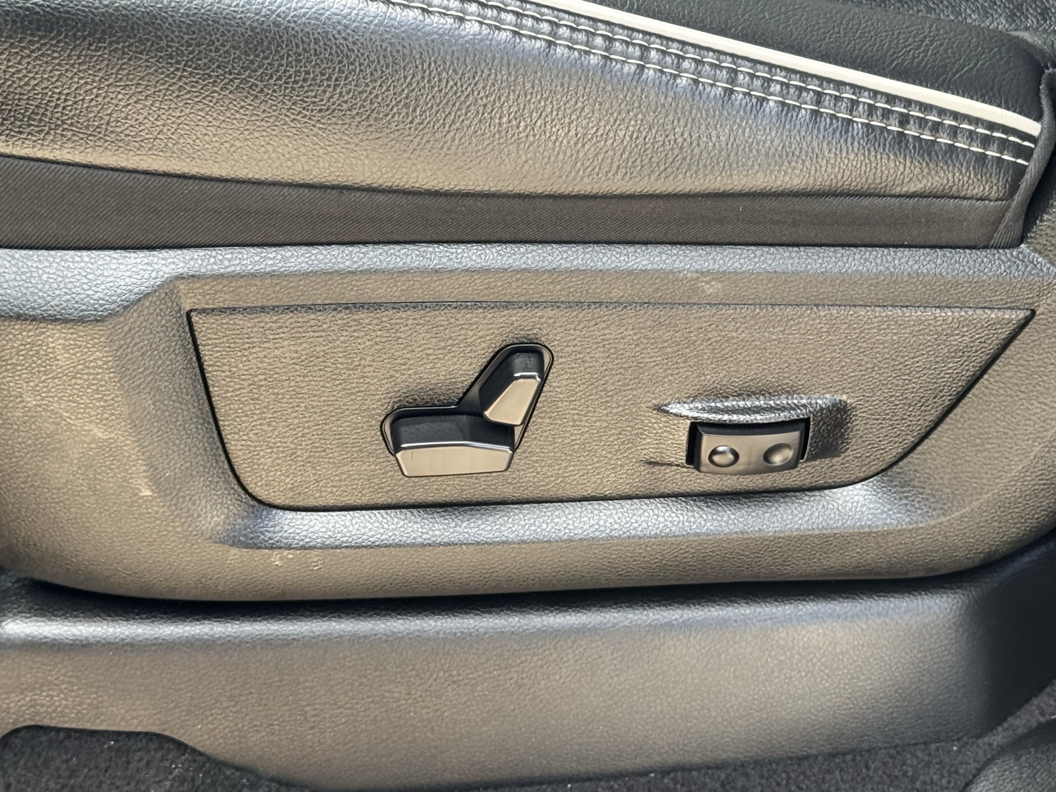 Used 2025 RAM 2500 Laramie AWD/4WD image 24
