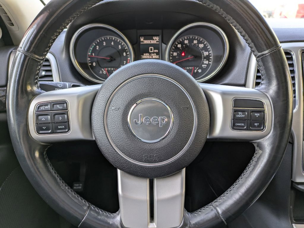 Used 2011 Jeep Grand Cherokee Laredo AWD/4WD image 16