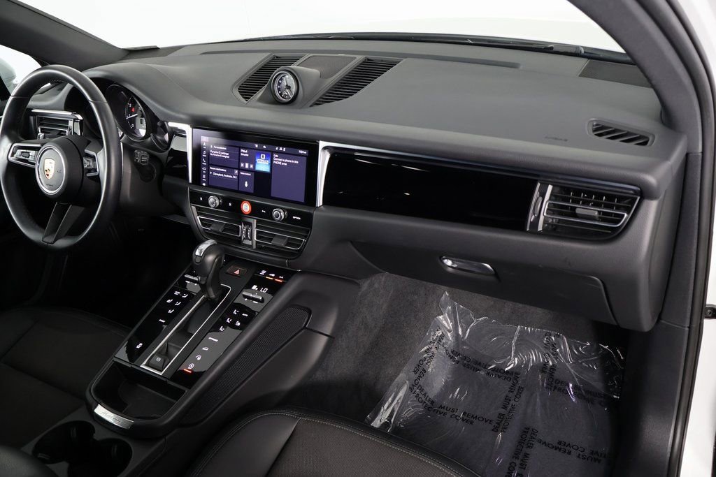Used 2024 Porsche Macan AWD/4WD image 8