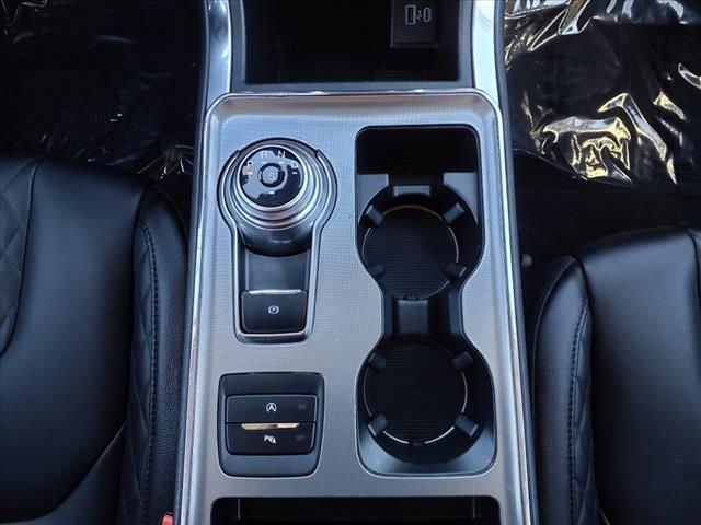 Used 2024 Ford Edge Titanium AWD/4WD image 13