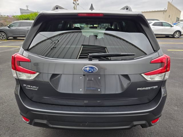 Used 2022 Subaru Forester Premium AWD/4WD image 6