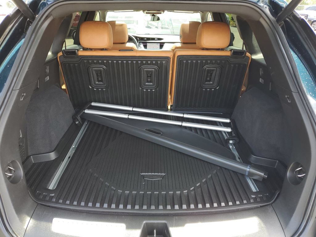 Certified 2024 Cadillac XT5 Premium Luxury w/ LPO, Floor Liner Package AWD/4WD image 28