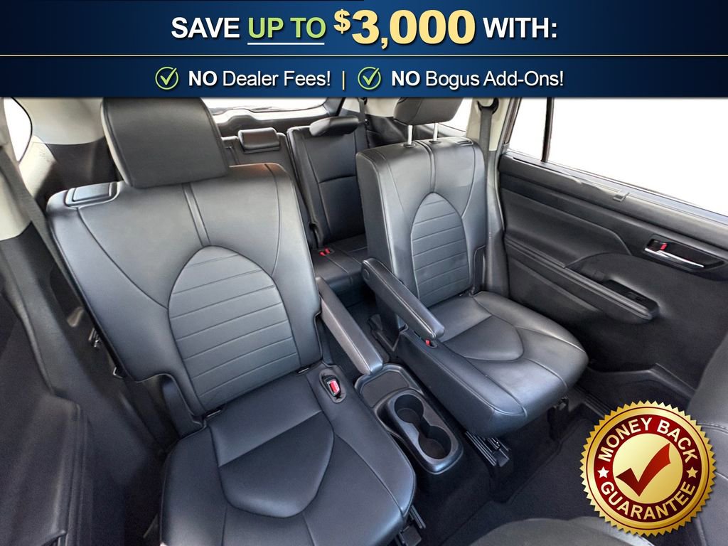 Used 2020 Toyota Highlander XLE FWD image 23