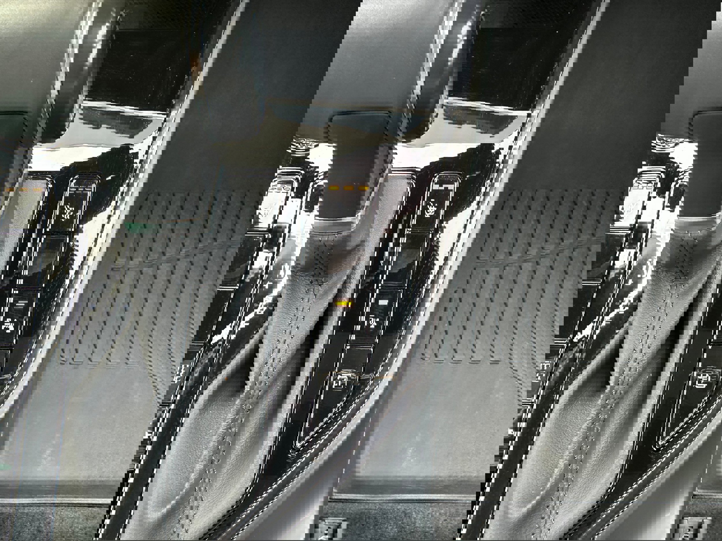 Used 2025 Kia Niro EX image 35