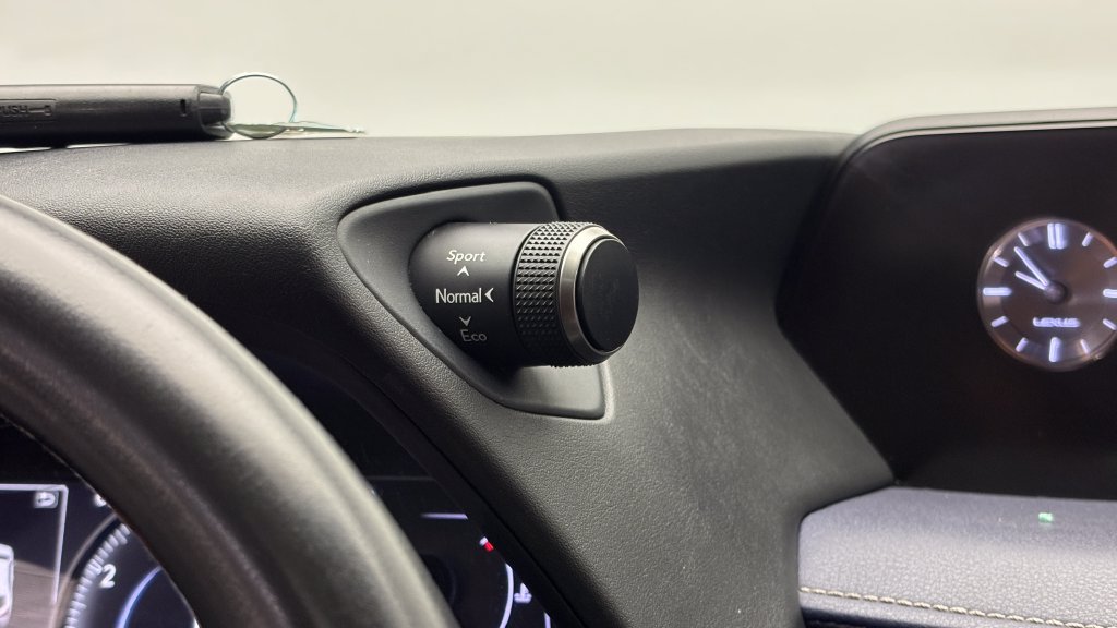 Used 2019 Lexus UX 200 w/ Accessory Package FWD image 27