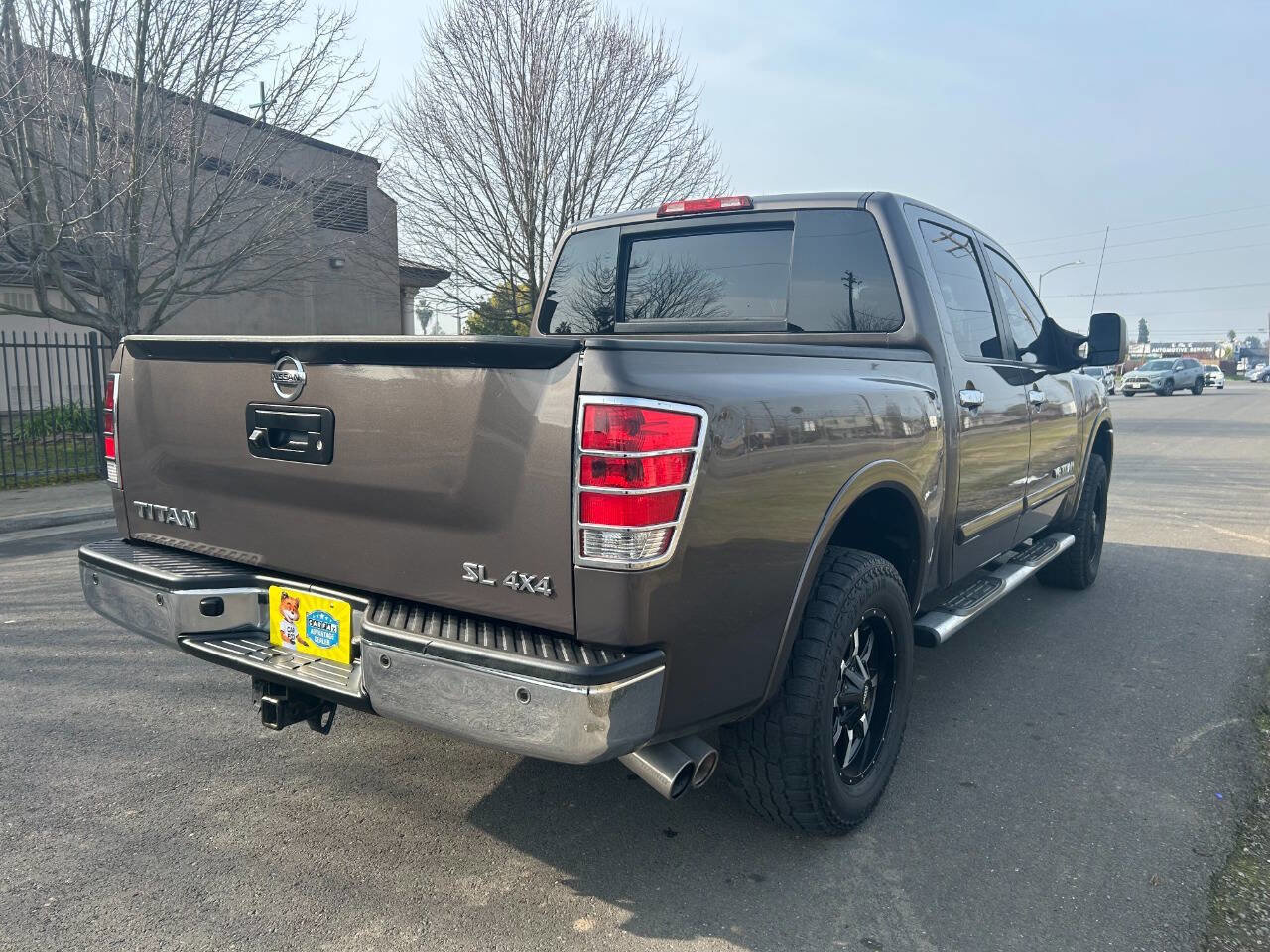 Used 2014 Nissan Titan SL w/ SL Moonroof Package image 5