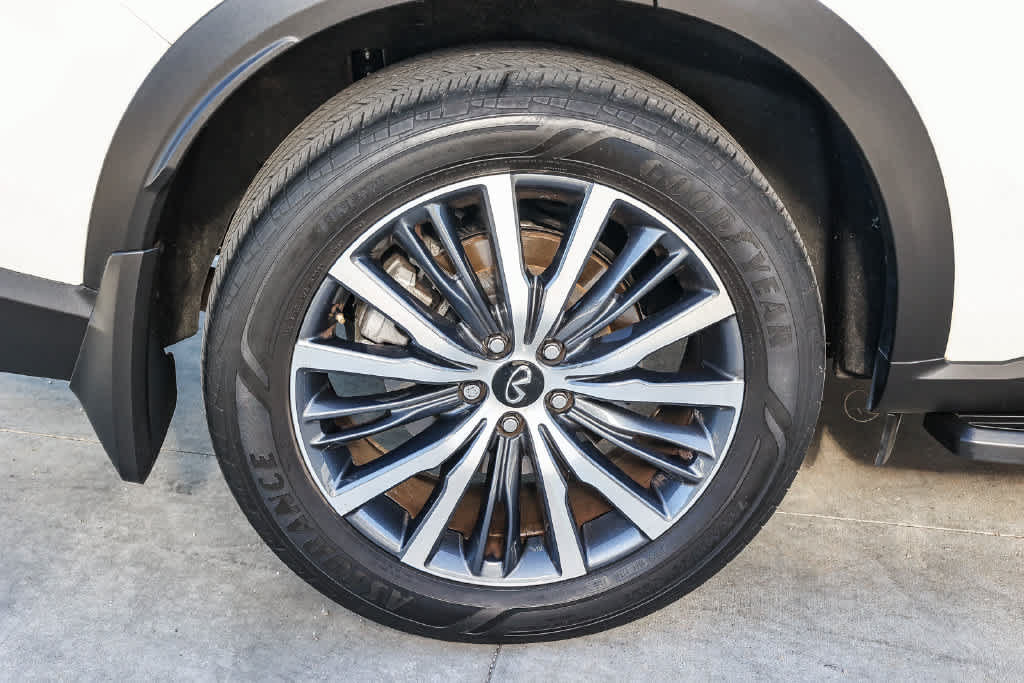 Used 2023 INFINITI QX60 Sensory AWD/4WD image 7