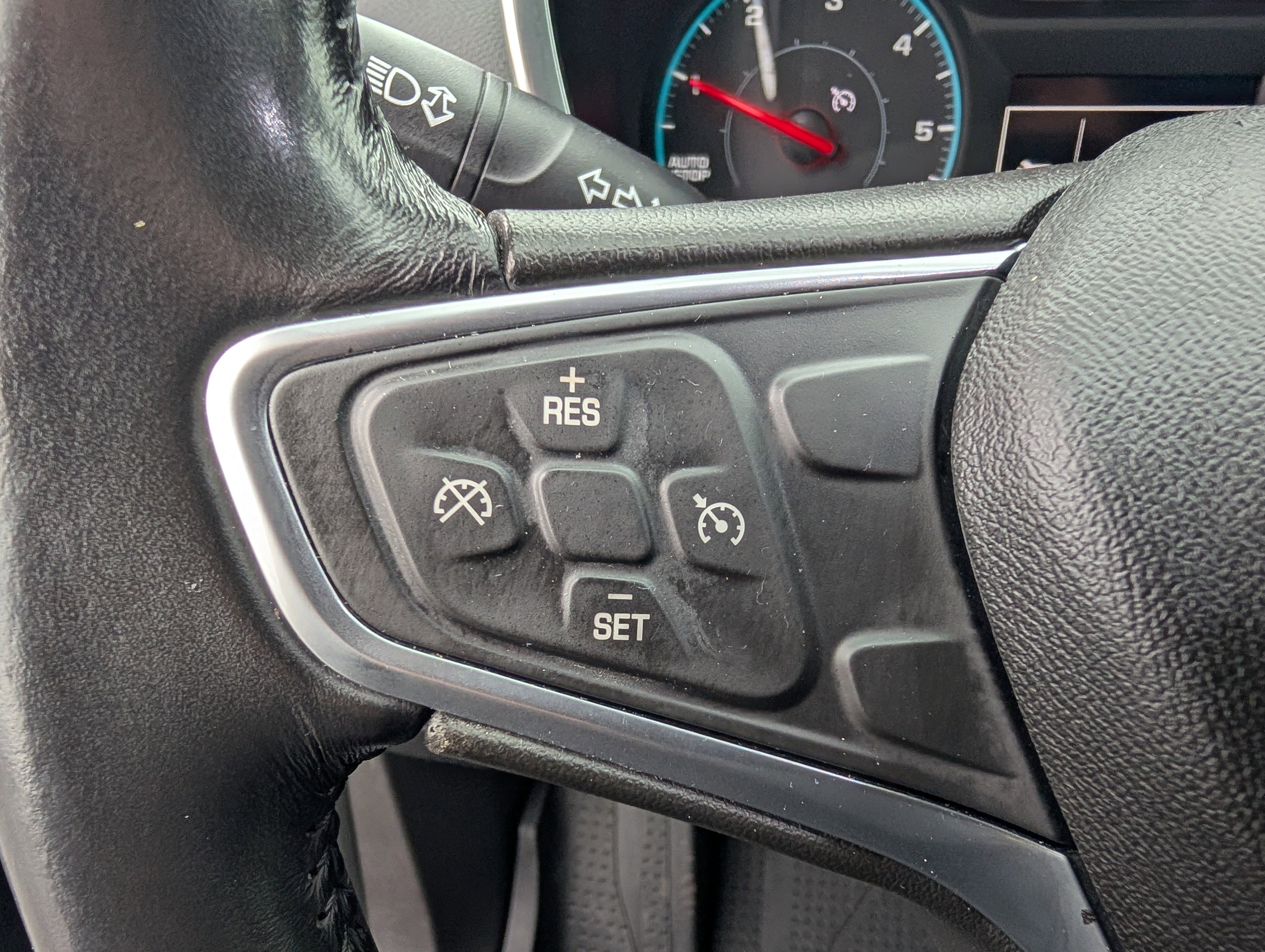 Used 2018 Chevrolet Equinox LT w/ LPO, Floor Liner Package image 16