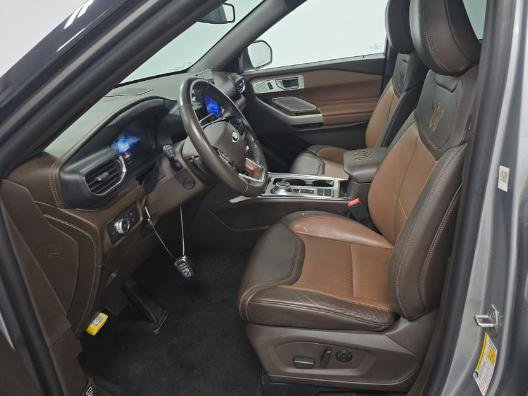Used 2021 Ford Explorer King Ranch w/ Premium Technology Package image 6