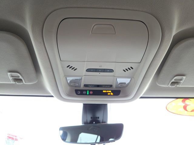 Used 2023 GMC Acadia Denali w/ Denali Technology Package image 22