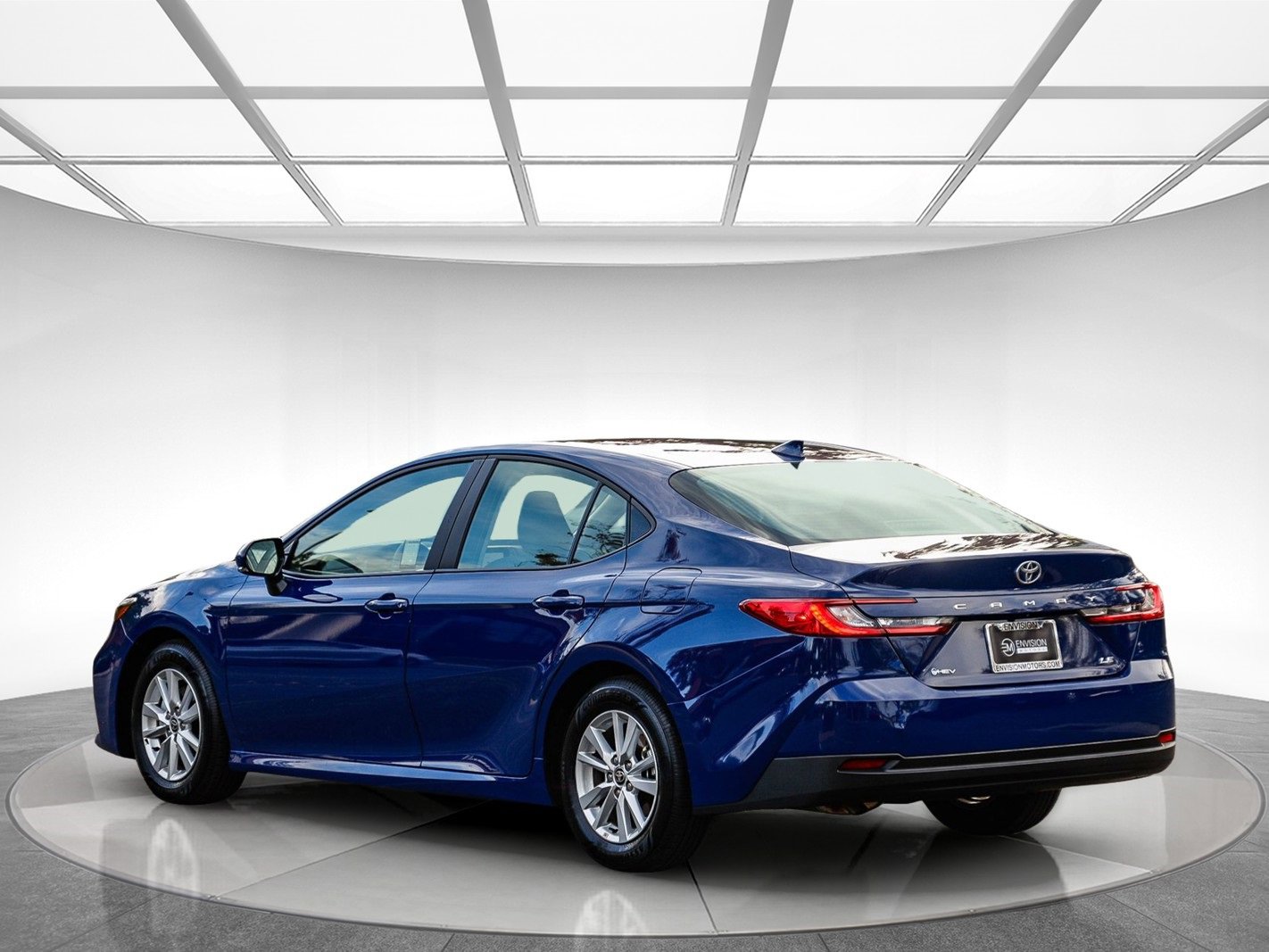 Used 2025 Toyota Camry LE image 2