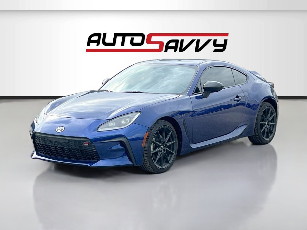 Used 2024 Toyota GR86 Premium RWD image 3