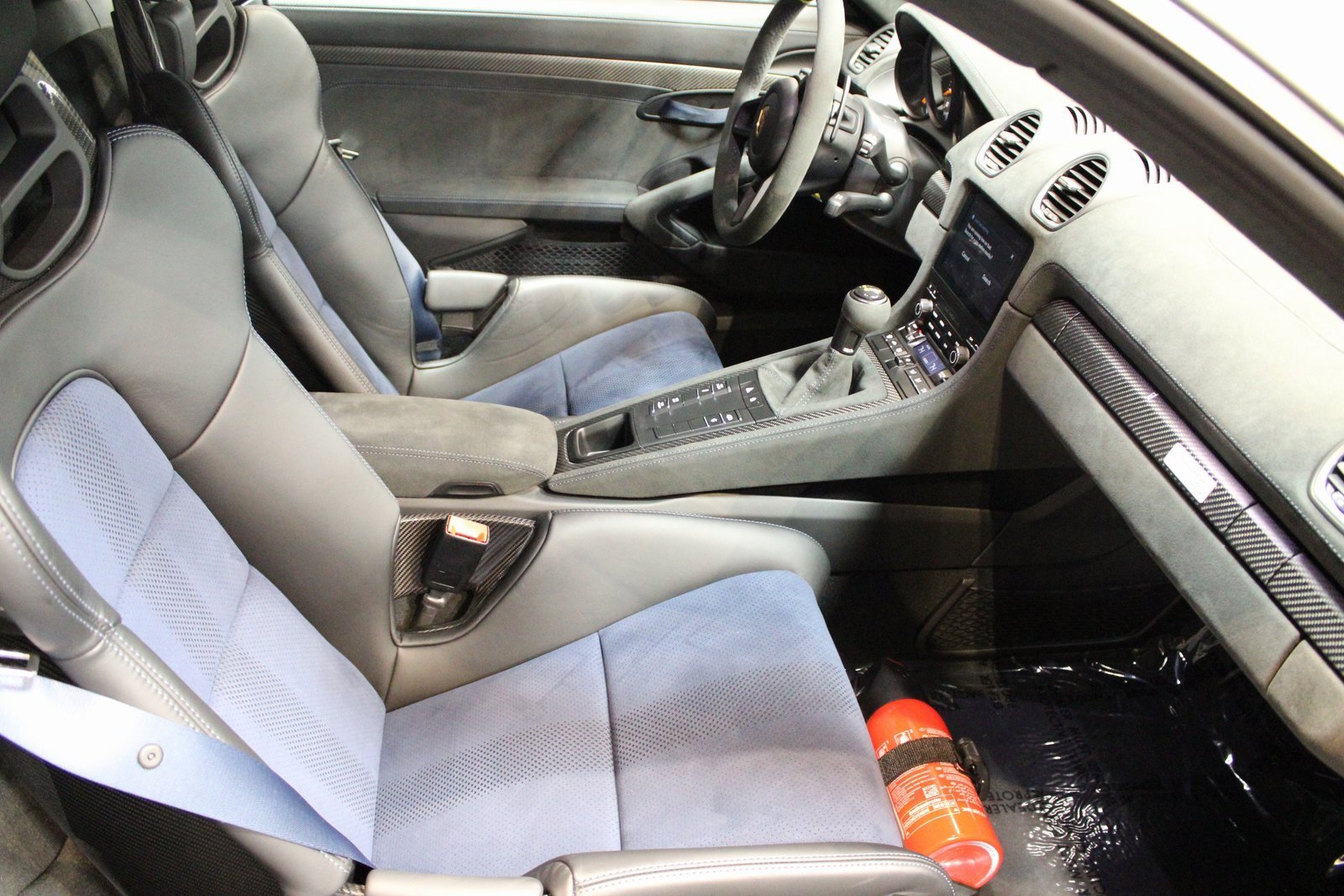 Certified 2025 Porsche 718 Cayman GT4 RS w/ Weissach Package image 19