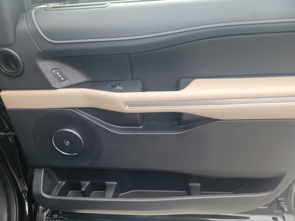 Used 2024 Ford Expedition Max Limited image 24