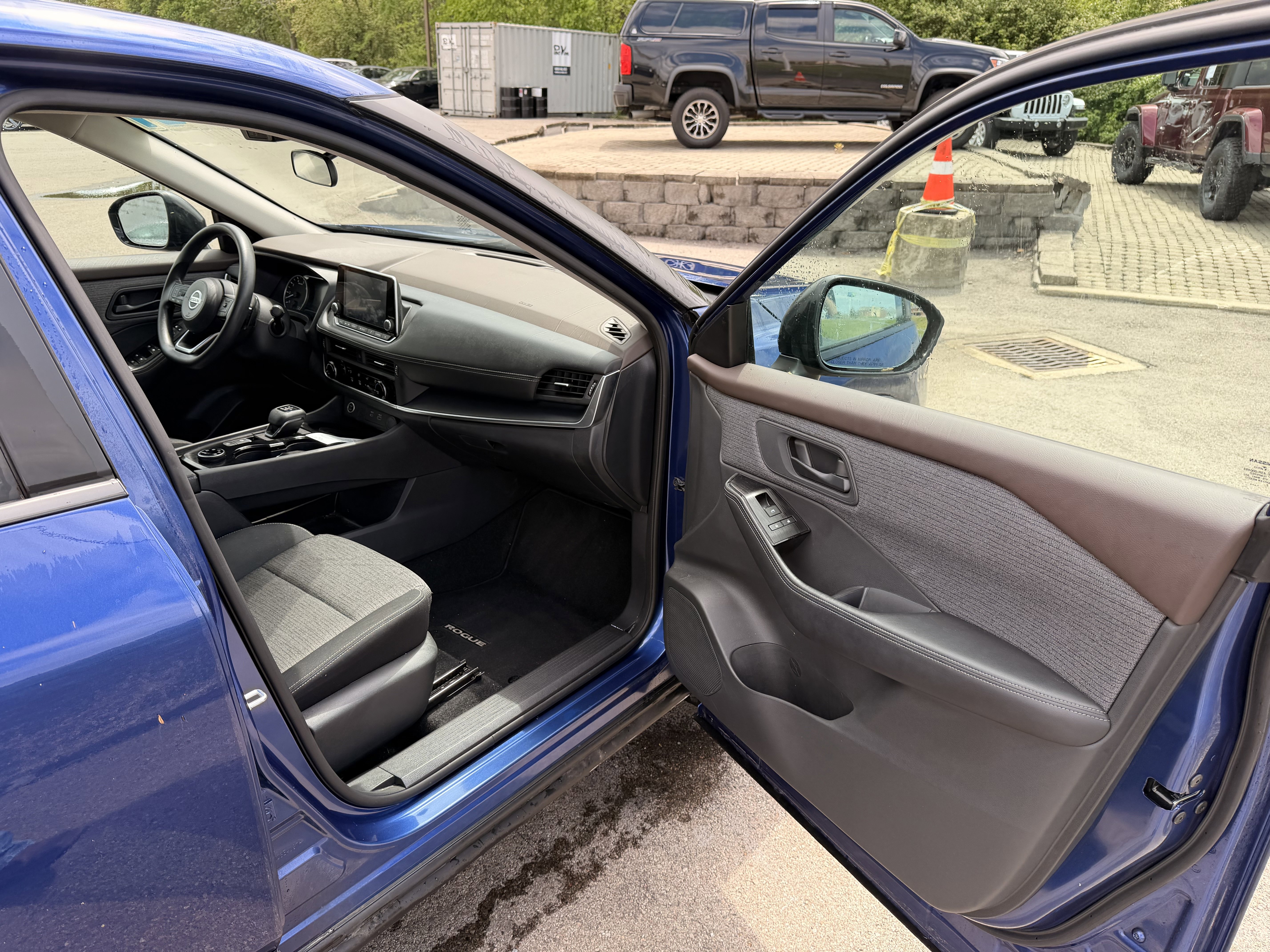 Used 2021 Nissan Rogue S AWD/4WD image 14