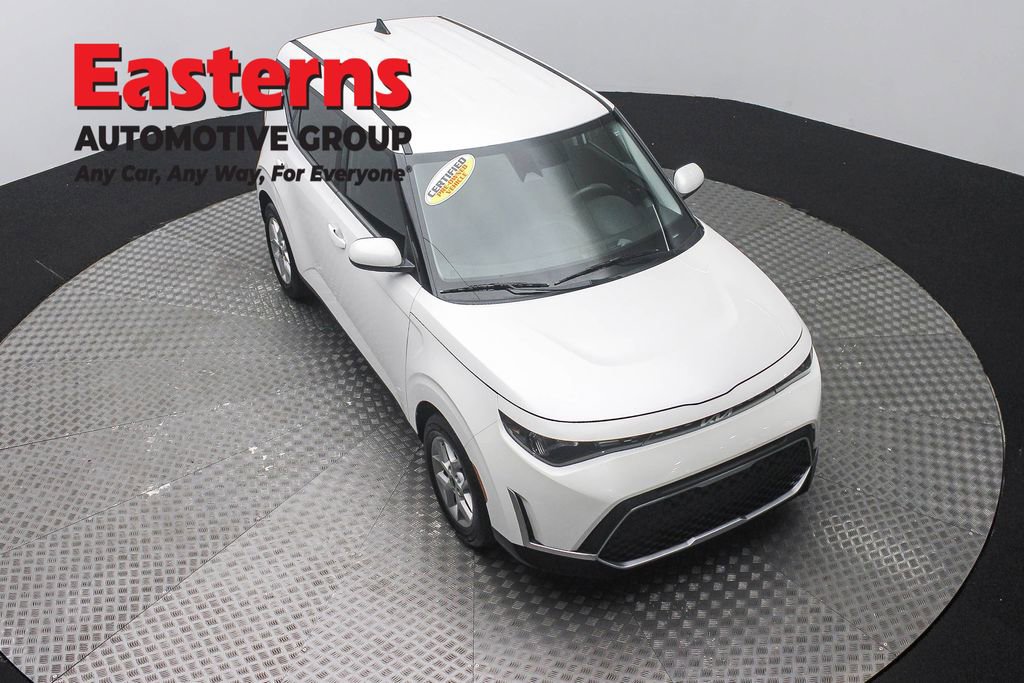 Used 2023 Kia Soul LX w/ LX Technology Package FWD image 3