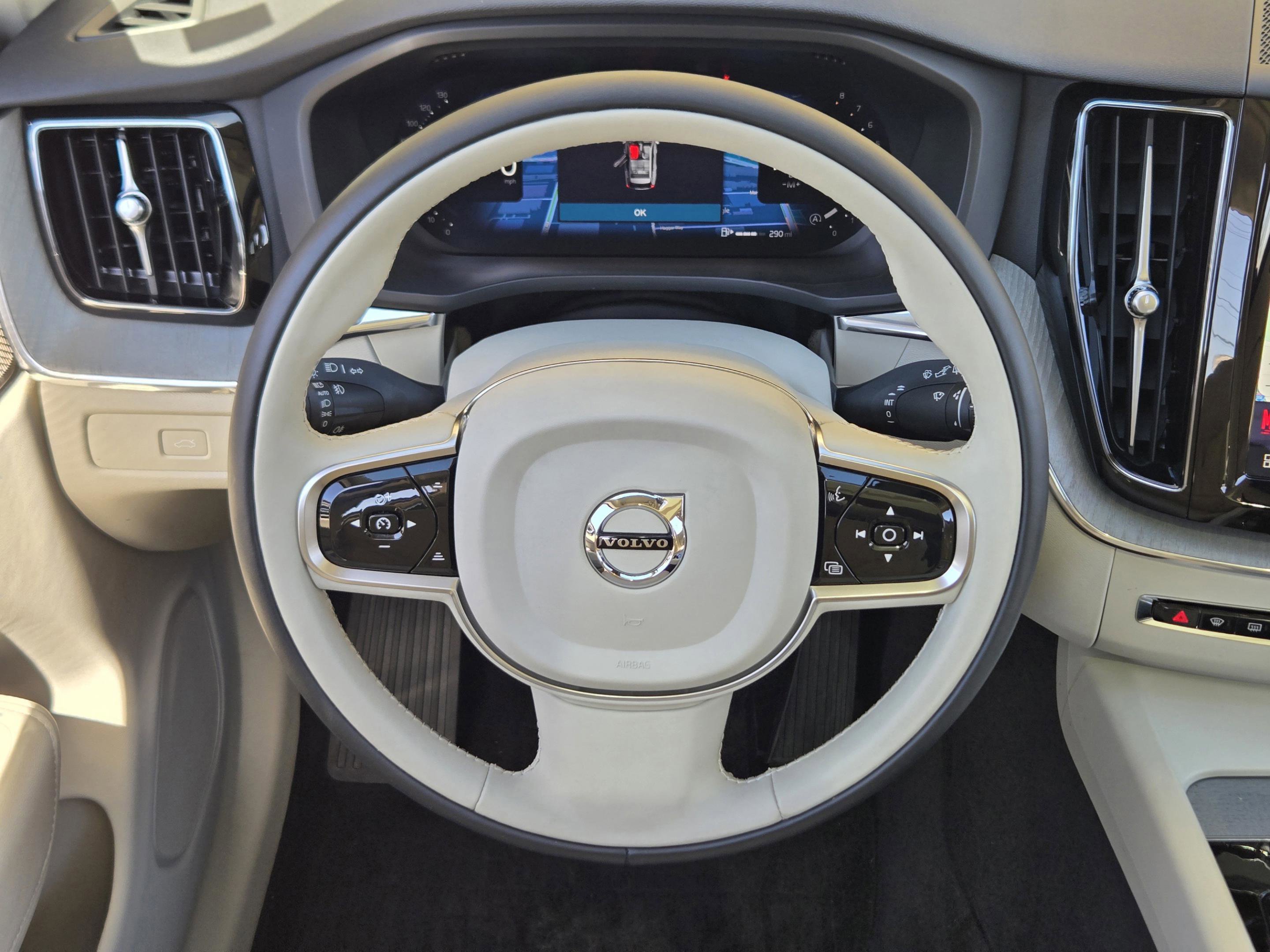 Used 2024 Volvo XC60 B5 Plus w/ Protection Package Premier image 35