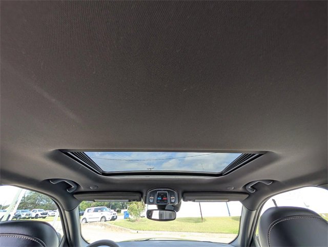 Used 2024 Jeep Grand Cherokee Altitude image 31