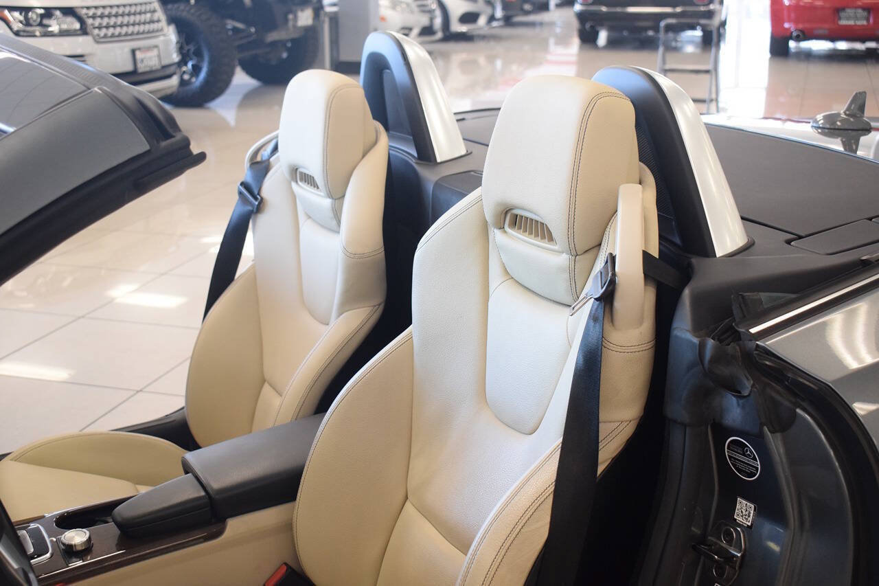 Used 2016 Mercedes-Benz SLK 300 image 32