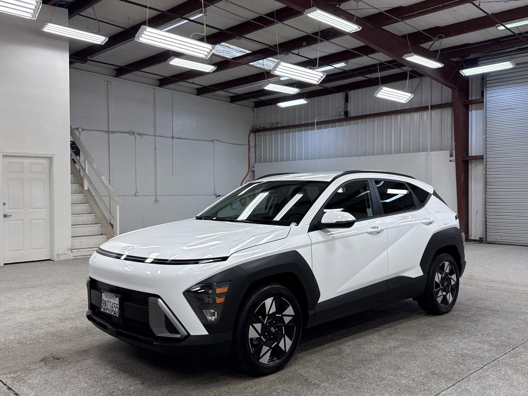 Used 2025 Hyundai Kona SEL image 1