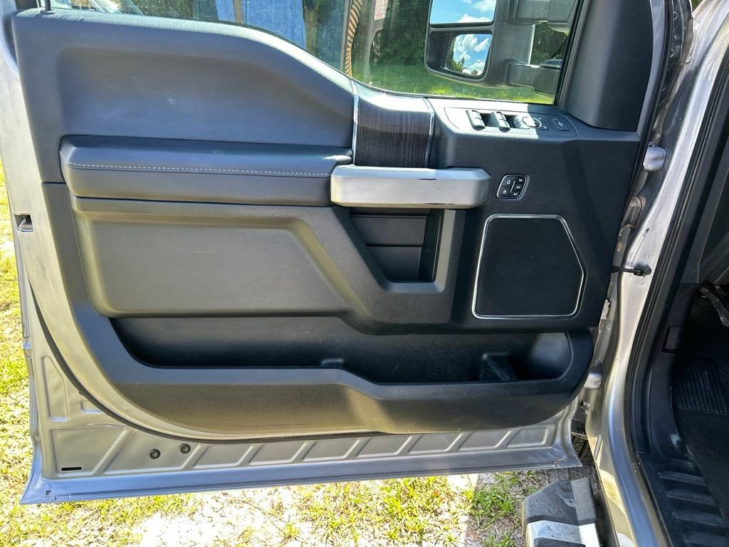 Used 2021 Ford F250 Lariat w/ Lariat Ultimate Package AWD/4WD image 11