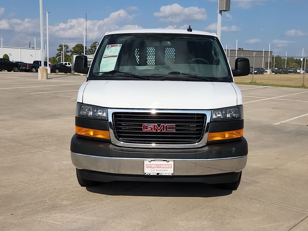 Used 2024 GMC Savana 2500 w/ Driver Convenience Package image 9