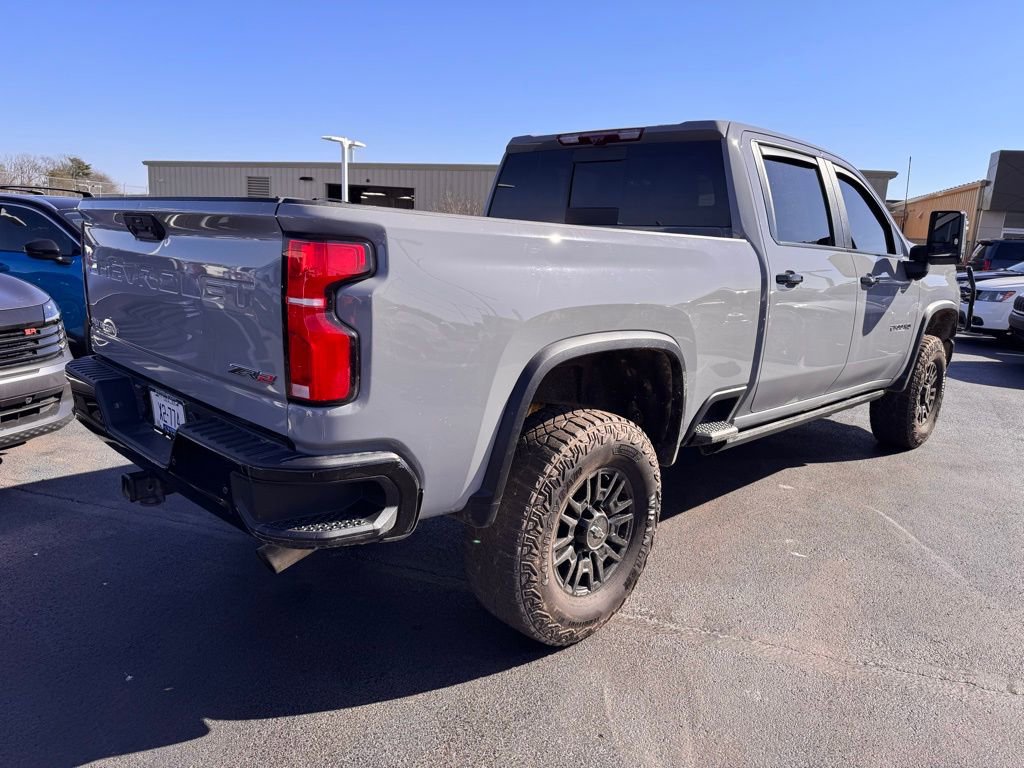 Used 2024 Chevrolet Silverado 2500 ZR2 w/ Technology Package image 5