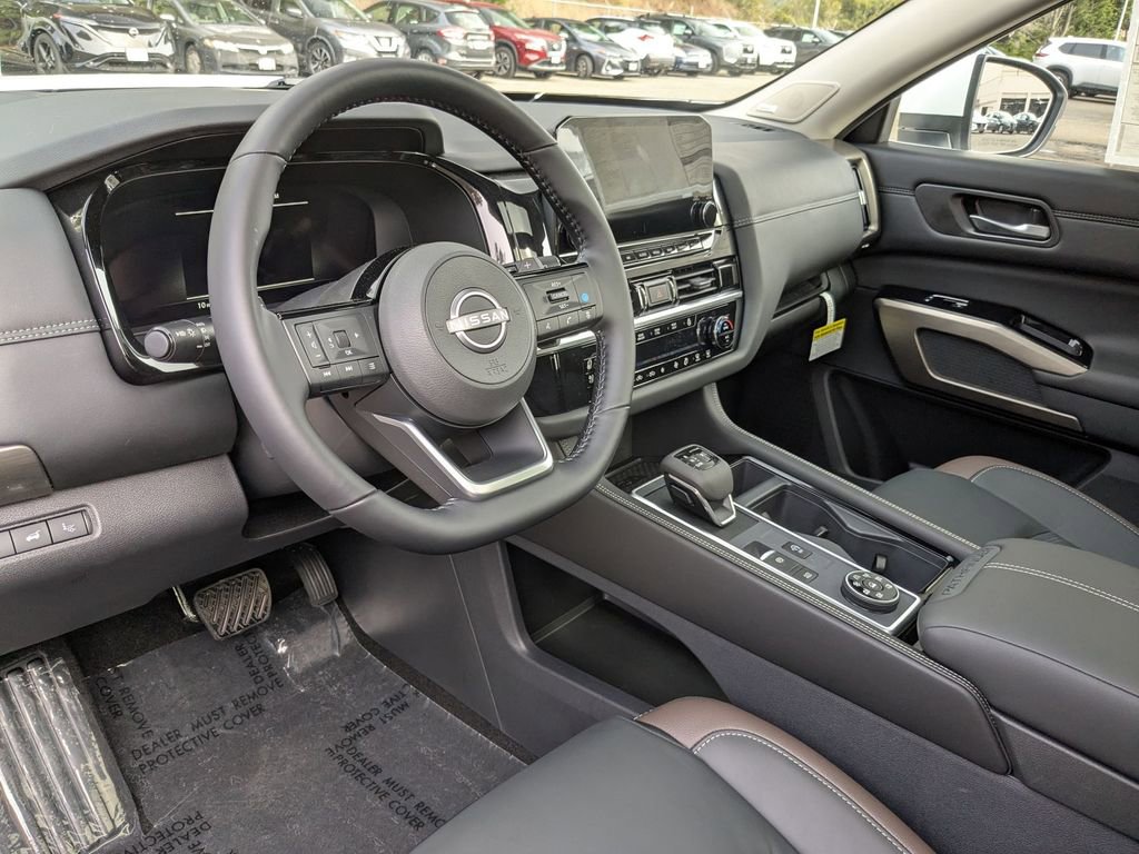 New 2025 Nissan Pathfinder Platinum w/ Cargo Package image 14