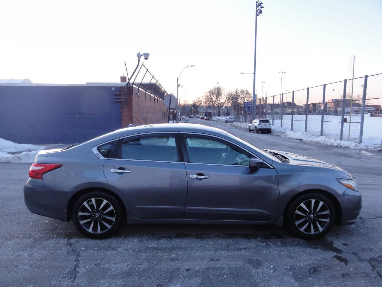 Used 2016 Nissan Altima 2.5 SV image 5