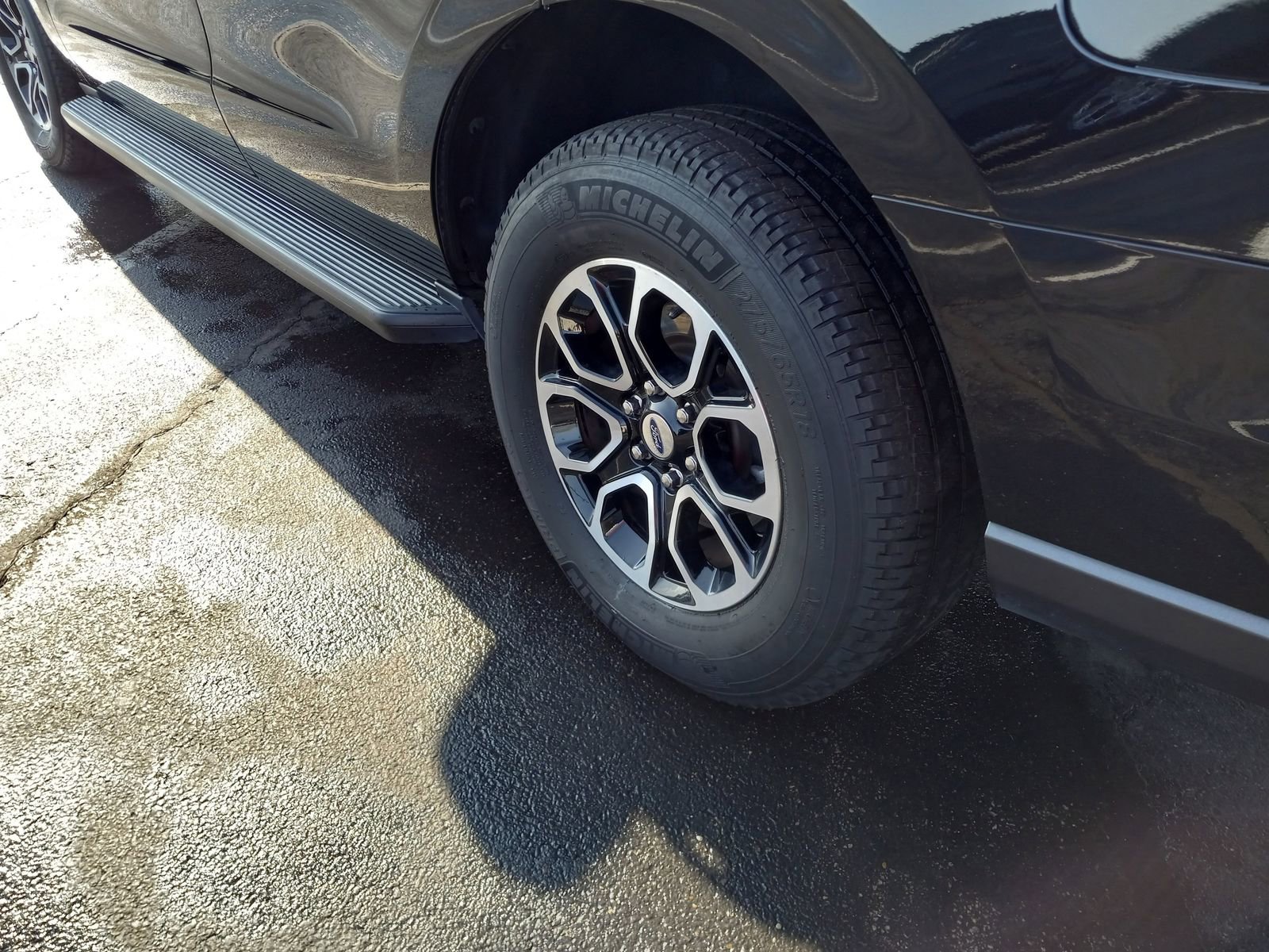 Used 2024 Ford Expedition XLT image 10