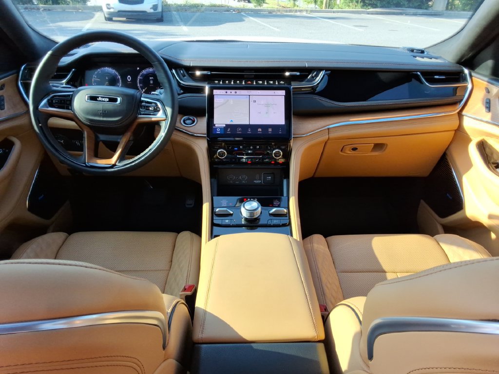 Used 2025 Jeep Grand Cherokee Summit AWD/4WD image 20