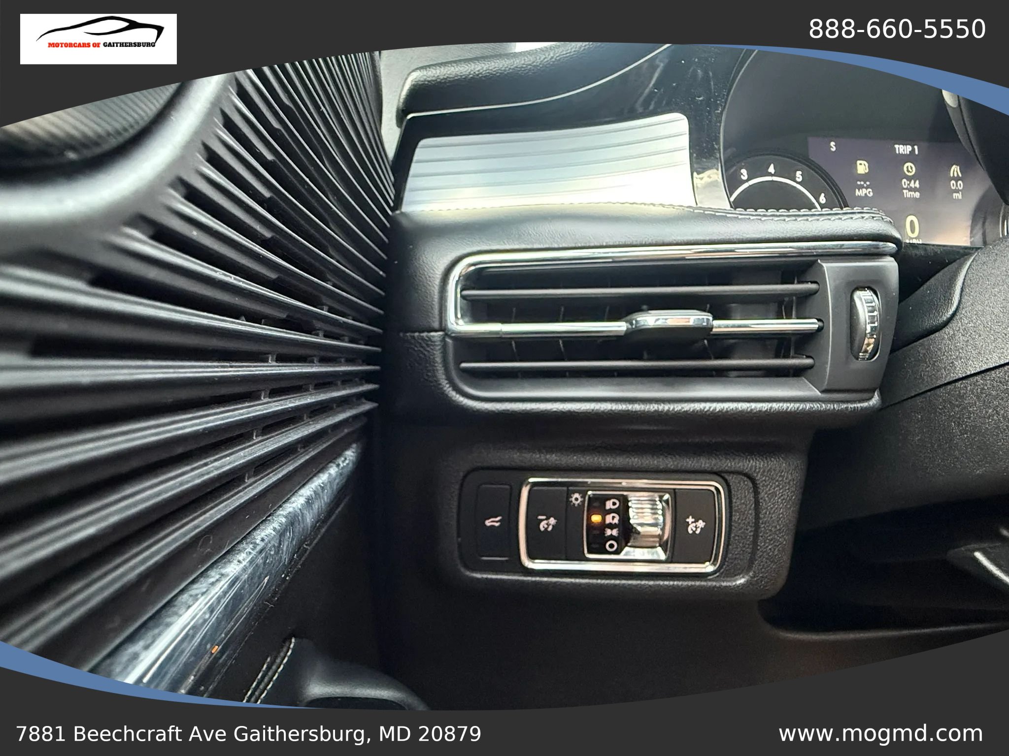 Used 2022 Lincoln Corsair AWD w/ Premium Package image 38