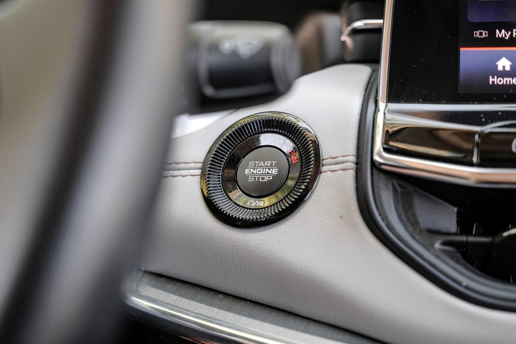 Used 2022 Jeep Compass Limited image 29