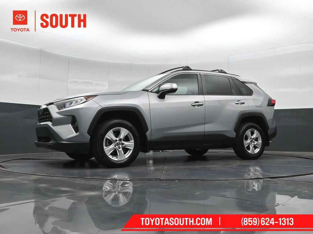 Used 2021 Toyota RAV4 XLE AWD/4WD image 39